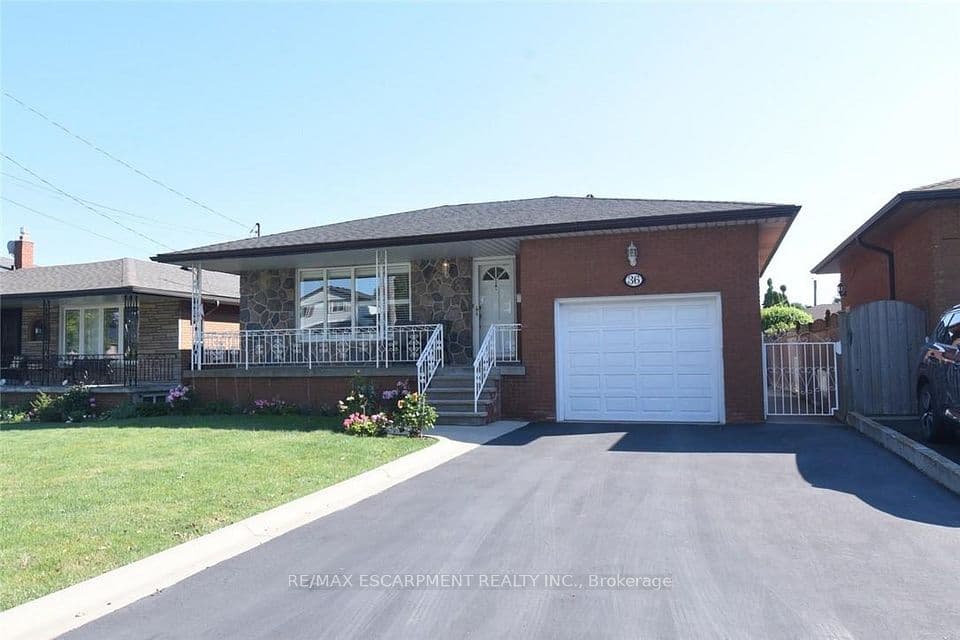 36 Abbington Drive, Hamilton, ON L9C 4R3 – main photo