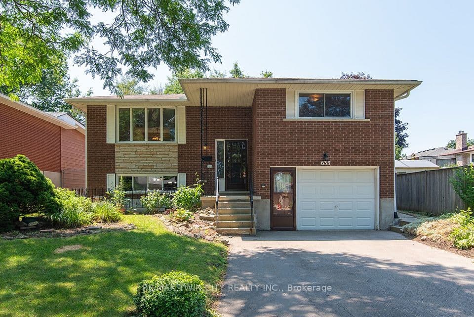 635 Cedargrove Place, Waterloo, ON N2L 4Y8 – main photo