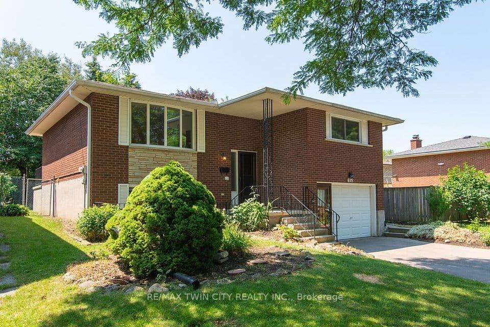 635 Cedargrove Place, Waterloo, ON N2L 4Y8 – photo 2