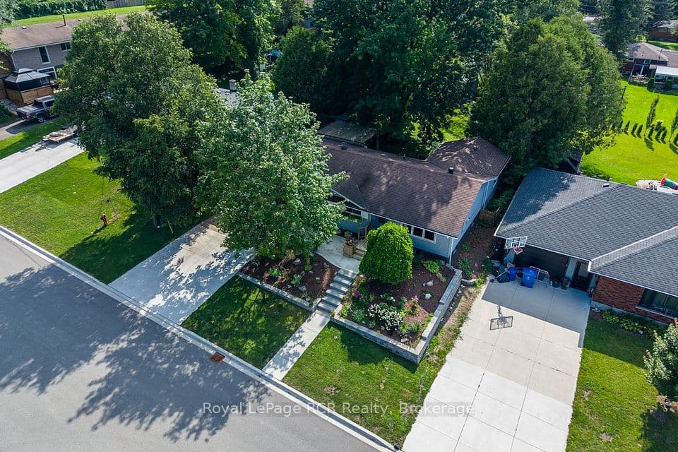 142 12th Avenue, Hanover, ON N4N 2S7 – photo 3