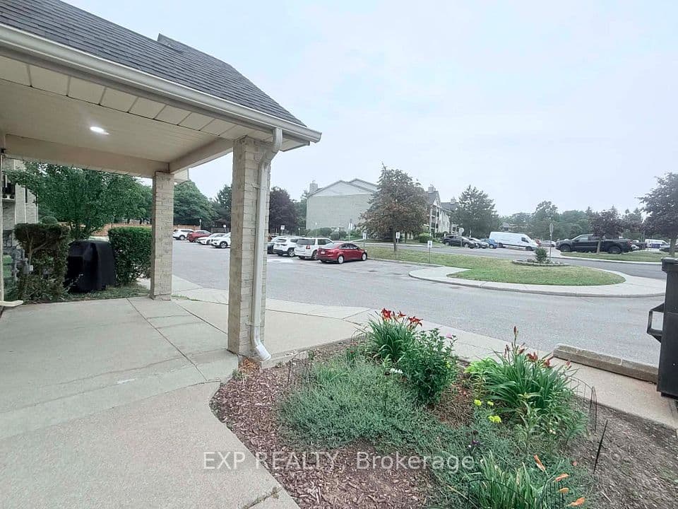 739 Deveron Crescent 210, London South, ON N5Z 4Y1 – photo 3