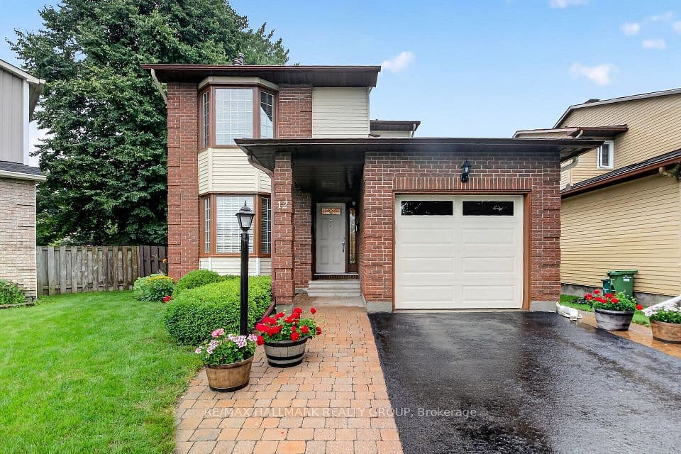 12 Ready Way, Barrhaven, ON K2J 2R6 – main photo