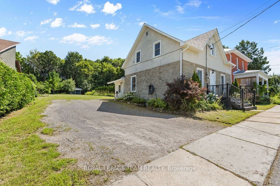 79 Mutual Avenue, Renfrew, ON K7V 3R4 – photo 2