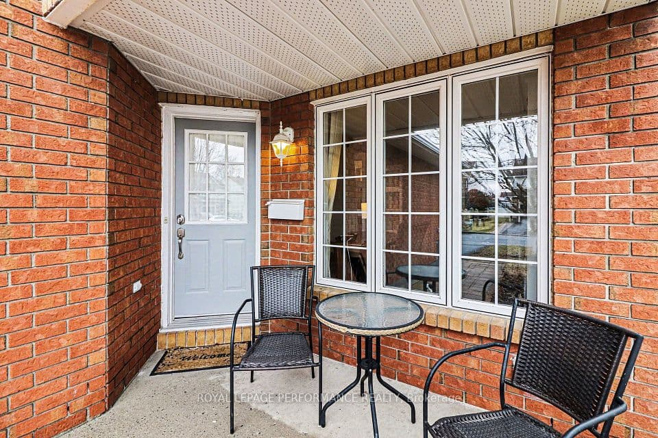 897 Paradise Crescent, Orleans - Cumberland and Area, ON K4A 3S5 – photo 2