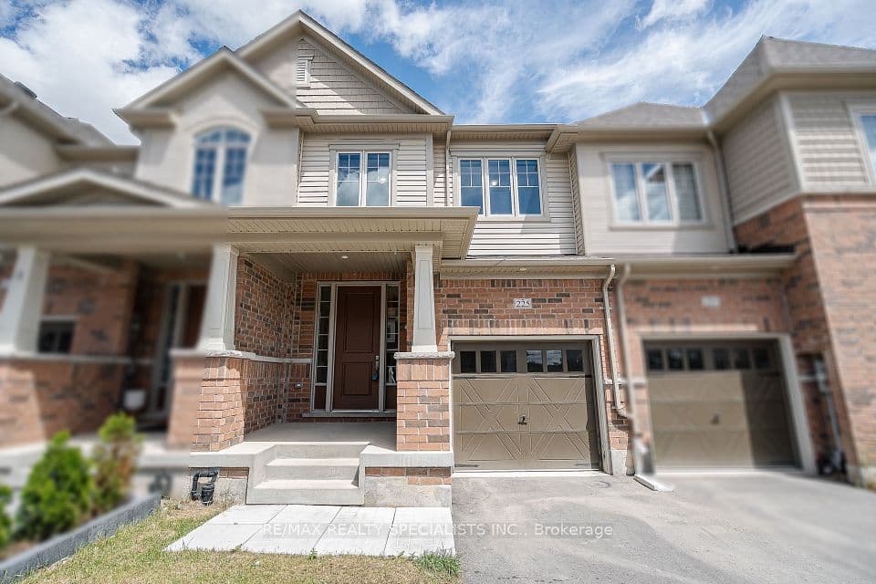 225 Broadacre Drive, Kitchener, ON N2R 0S6 – main photo