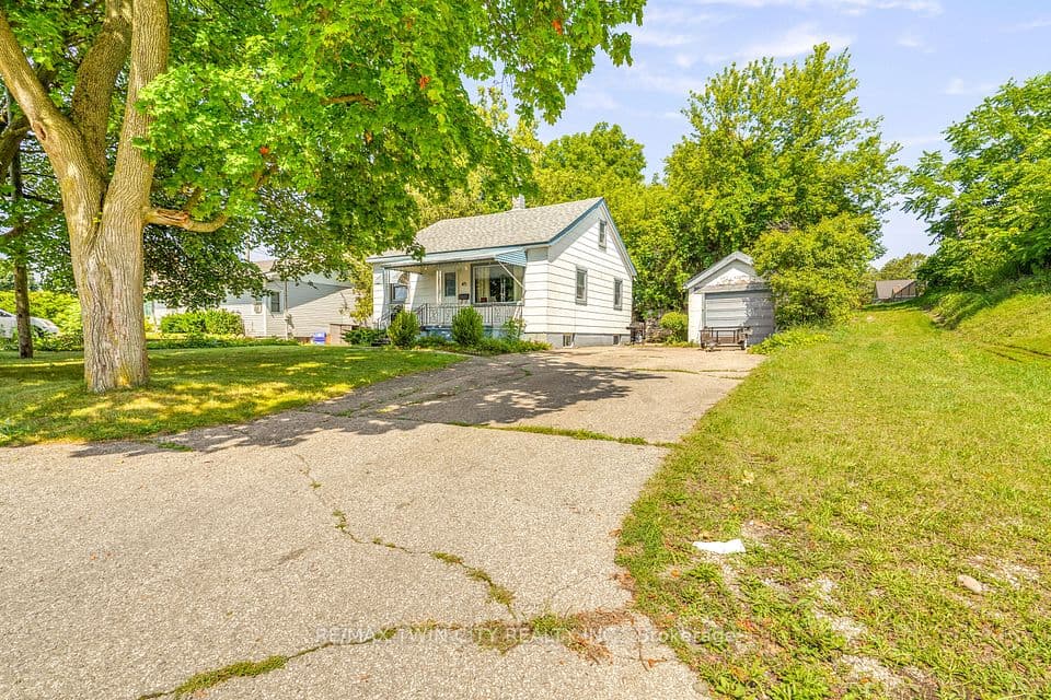 45 Wellington Street, Brant, ON N3L 1T2 – main photo