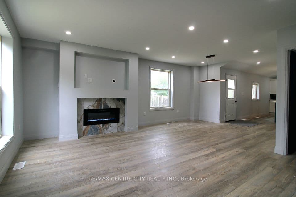 118 Delaware Street, London East, ON N5Z 2N5 – photo 2
