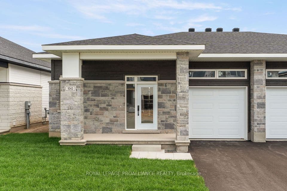 1043 Moore Street, Brockville, ON K6V 0H1 – main photo