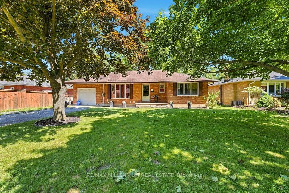 22 Montgomery Road, St. Thomas, ON N5R 1S5 – main photo