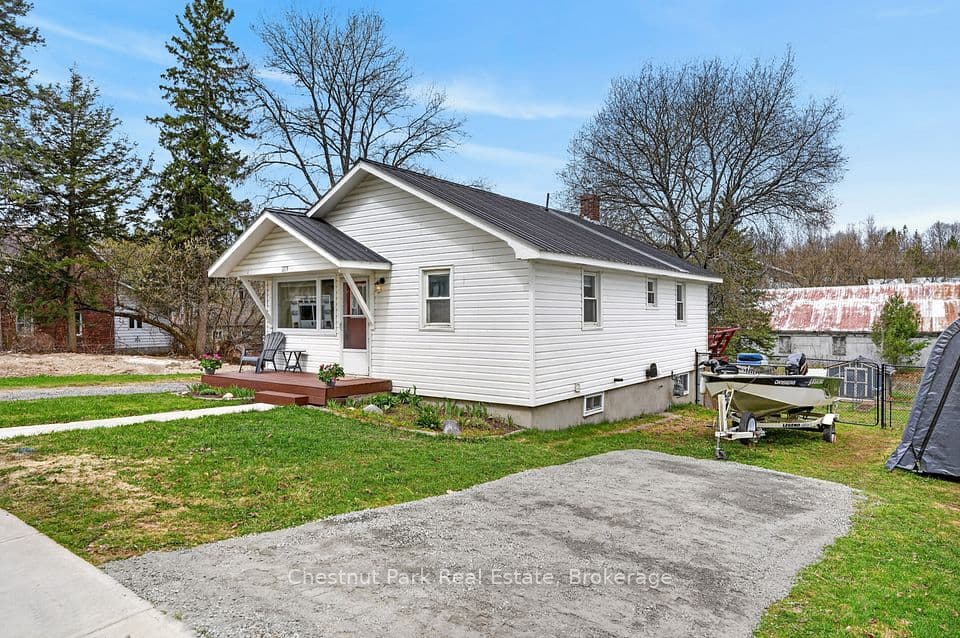 213 Yonge Street, Burk's Falls, ON P0A 1C0 – photo 3