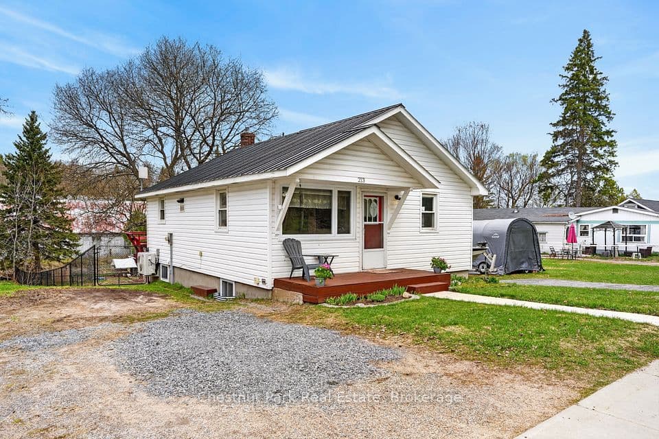 213 Yonge Street, Burk's Falls, ON P0A 1C0 – photo 2