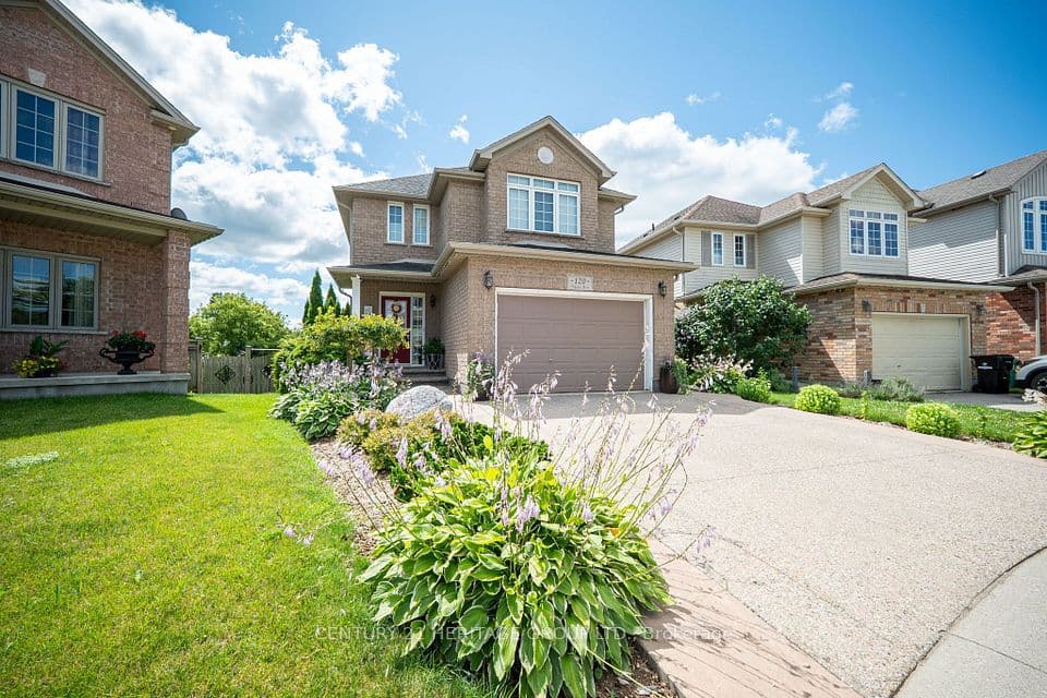120 Yates Avenue, Cambridge, ON N1P 0A4 – photo 2