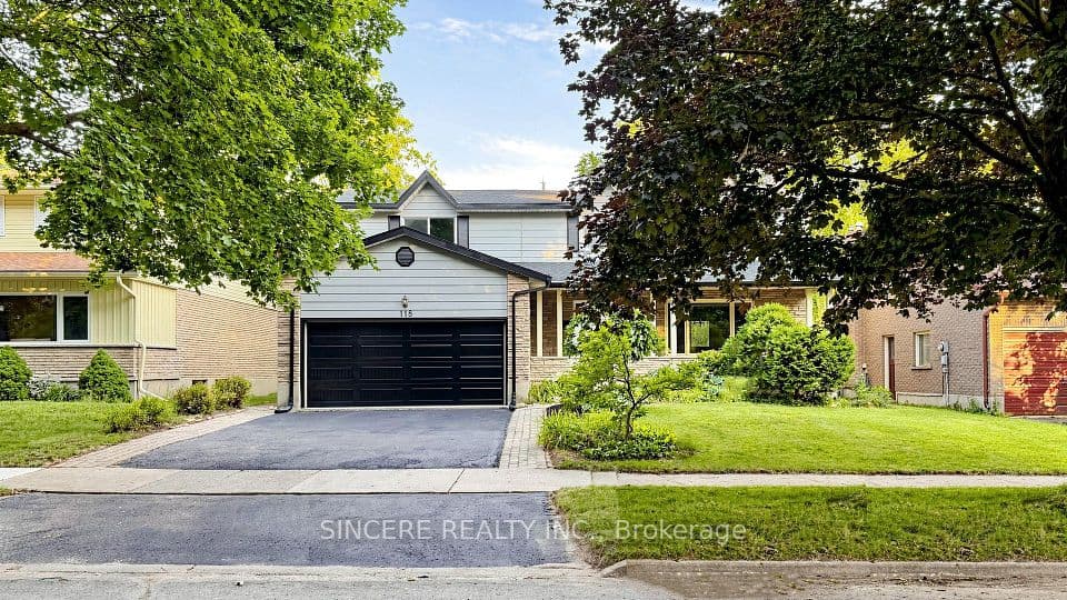118 Candlewood Crescent, Waterloo, ON N2L 5M8 – main photo