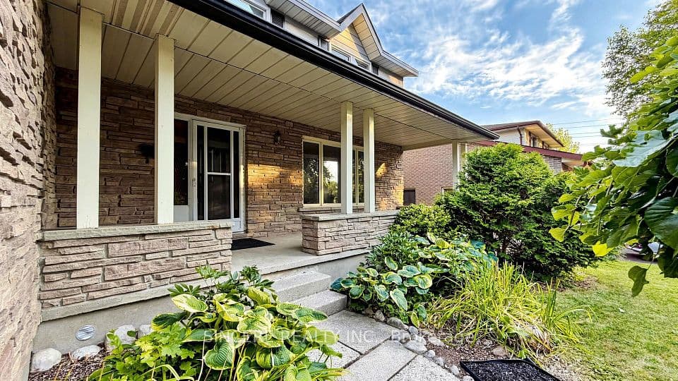 118 Candlewood Crescent, Waterloo, ON N2L 5M8 – photo 2