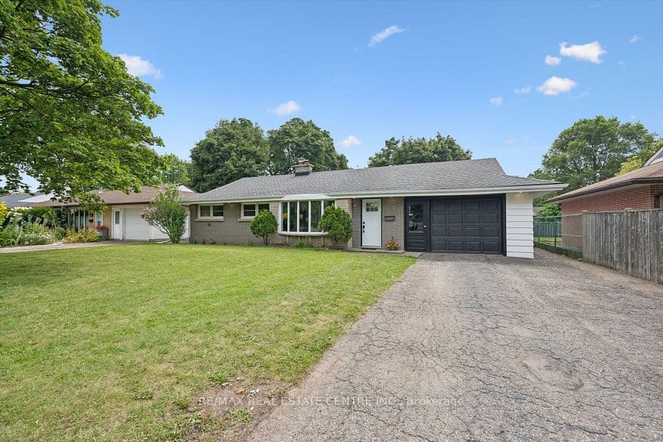 534 Bishop Street N, Cambridge, ON N3H 2K5 – main photo