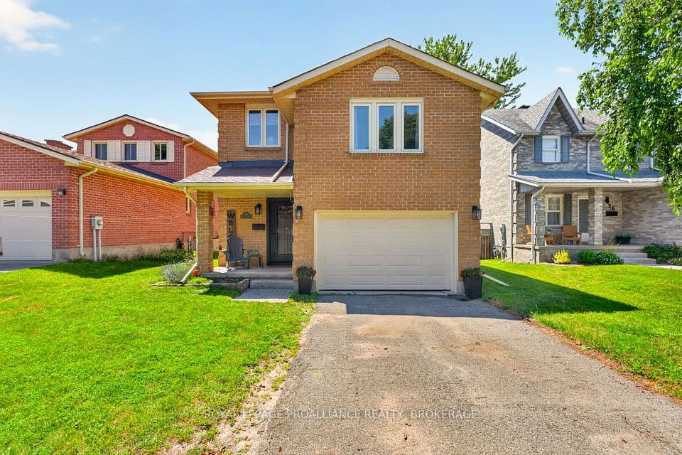 24 Balmoral Court, Kingston, ON K7M 7T1 – main photo