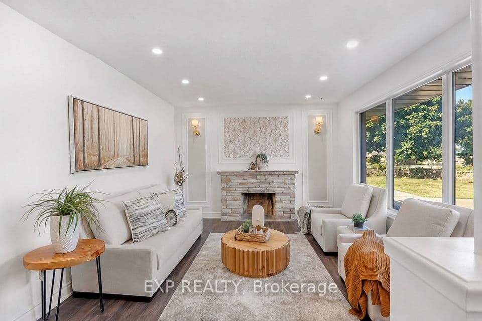 1235 Michael Street, London East, ON N5V 2H4 – main photo