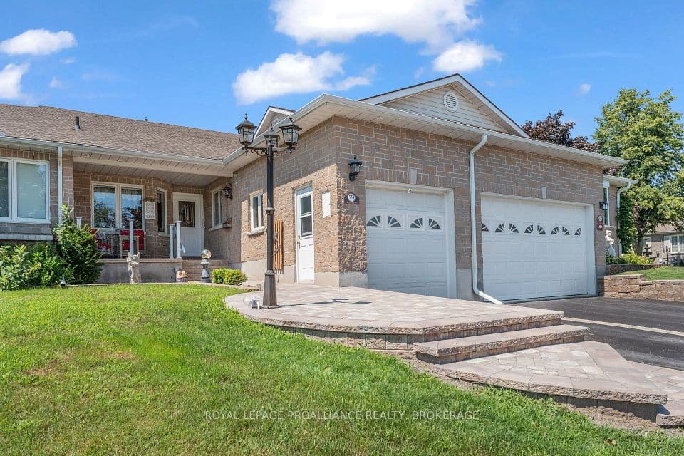 523 Trimble Gate, Kingston, ON K7M 8Z2 – main photo