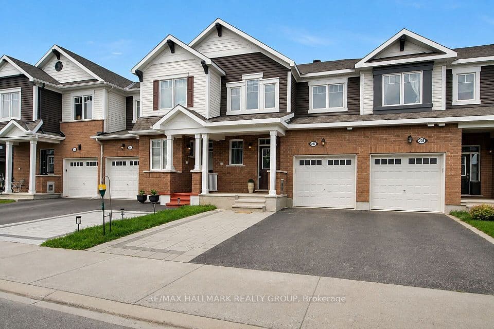 207 Willow Aster Circle, Orleans - Cumberland and Area, ON K4A 1C9 – photo 2