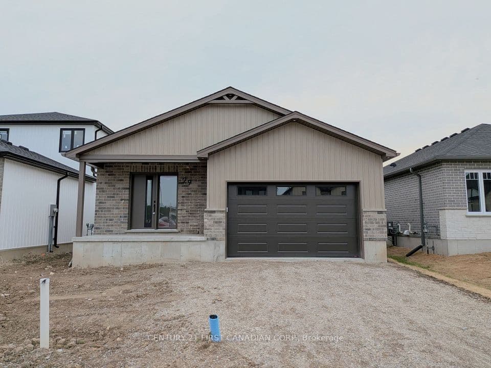 29 Sheldabren Street, North Middlesex, ON N0M 1A0 – photo 2