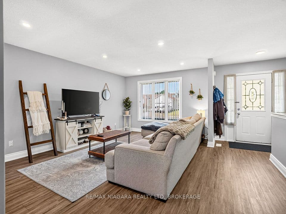 936 Colette Road, Fort Erie, ON L2A 6G7 – photo 3