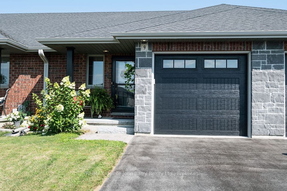 9 McIntosh Crescent, Quinte West, ON K8V 0G1 – main photo