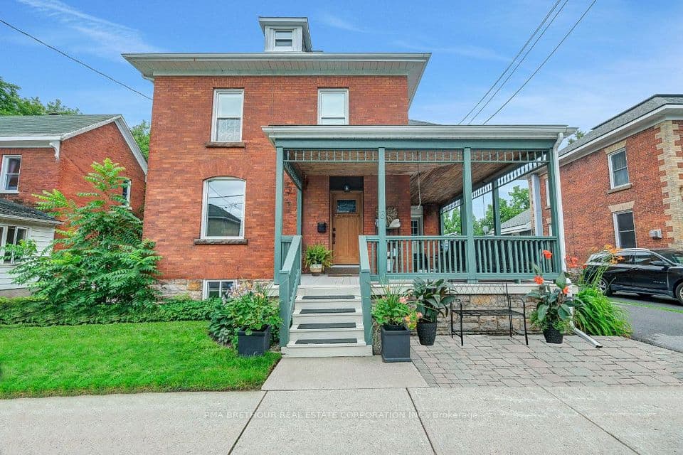 8 North Street, Perth, ON K7H 2S3 – main photo