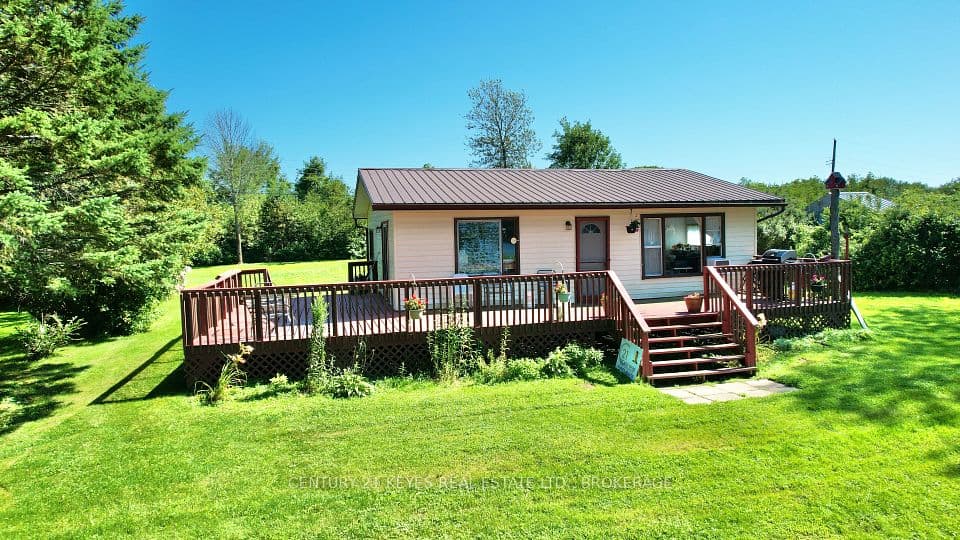 170 Hay Island, Leeds and the Thousand Islands, ON K7G 2X8 – main photo