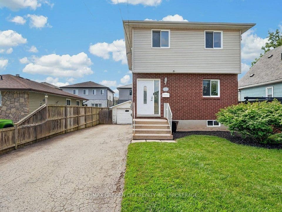 211 Morton Street S, Thorold, ON L2V 1C8 – main photo
