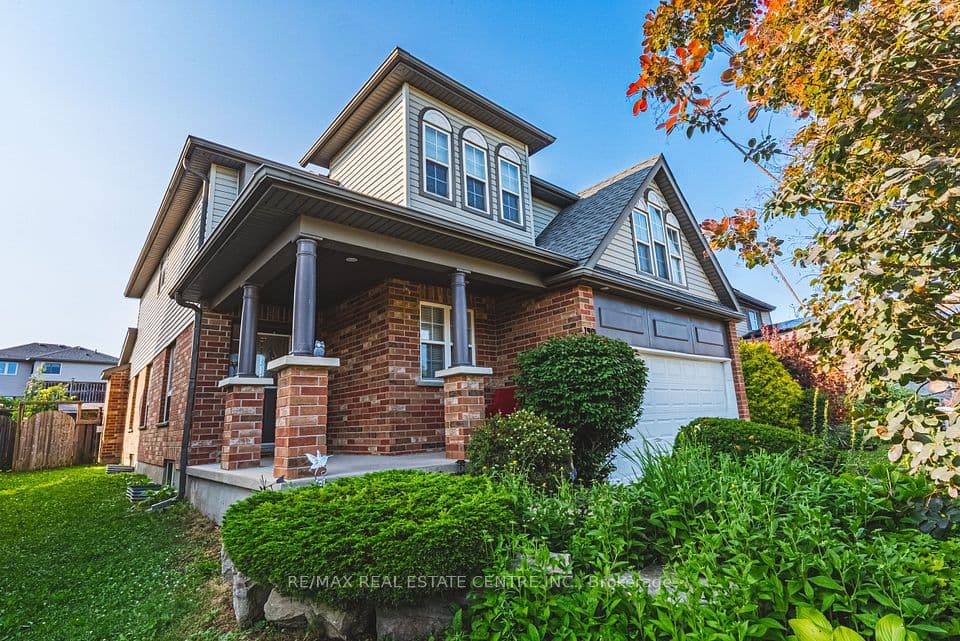 140 Country Club Drive, Cambridge, ON N1T 2B6 – photo 2