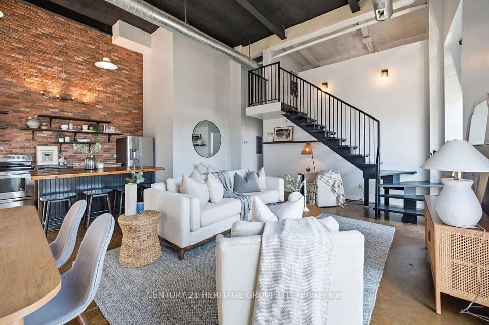 11 Rebecca Street 410, Hamilton, ON L8R 3H7 – main photo