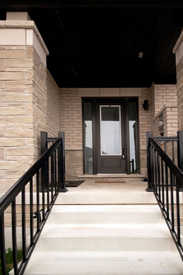 639 Pollock Grove E, Peterborough, ON K9K 0J6 – photo 3