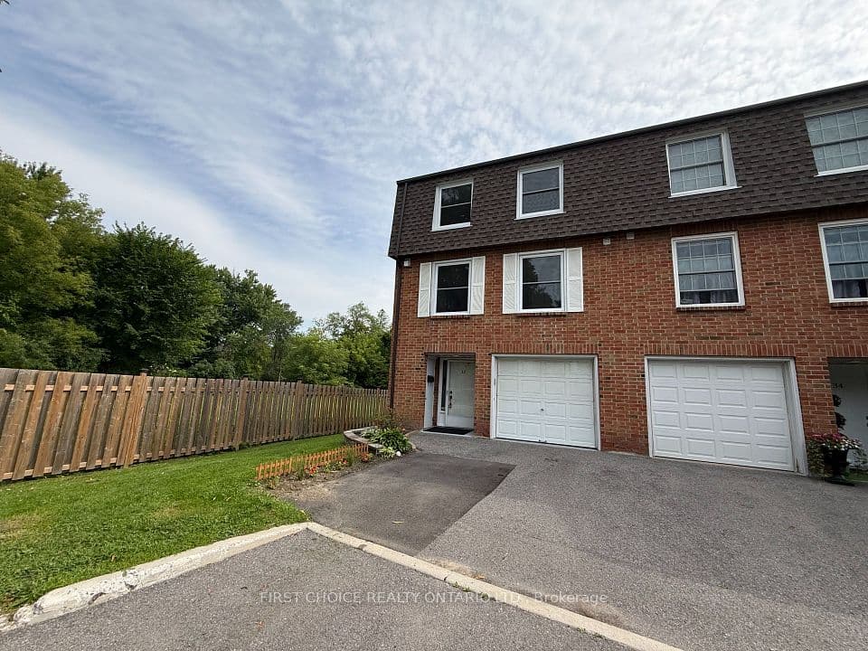 32 Appleby Private N, Mooneys Bay - Carleton Heights and Area, ON K2C 3P4 – main photo