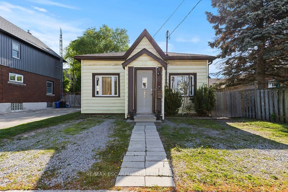 4774 Saint Clair Avenue, Niagara Falls, ON L2E 3T1 – main photo