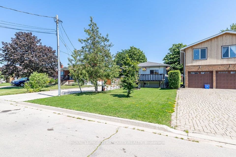 134 Homeside Avenue, Hamilton, ON L8G 3H1 – photo 2
