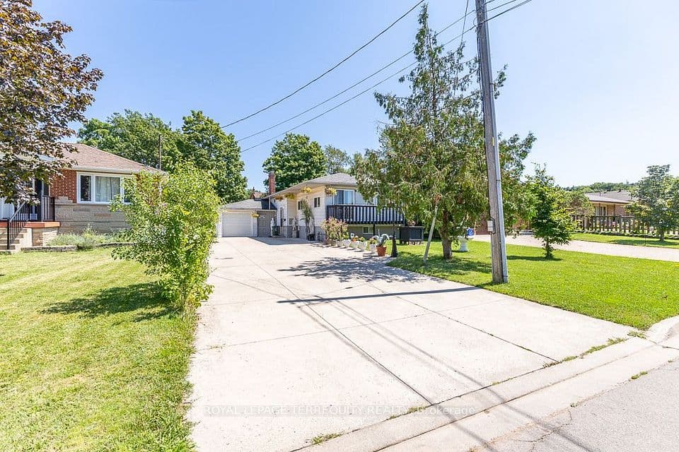 134 Homeside Avenue, Hamilton, ON L8G 3H1 – main photo