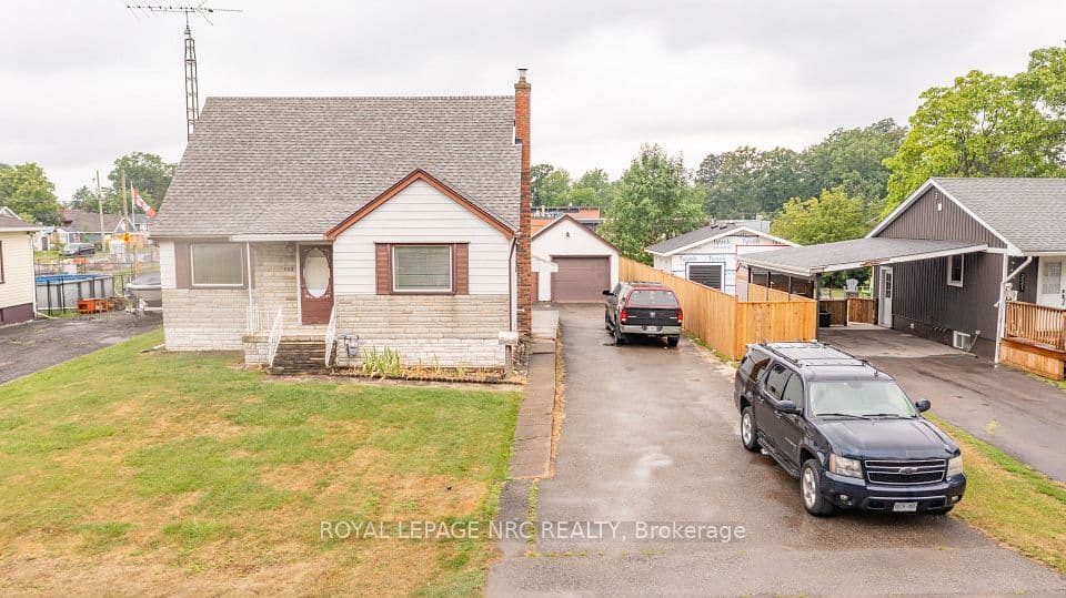 215 Knoll Street, Port Colborne, ON L3K 5B5 – main photo