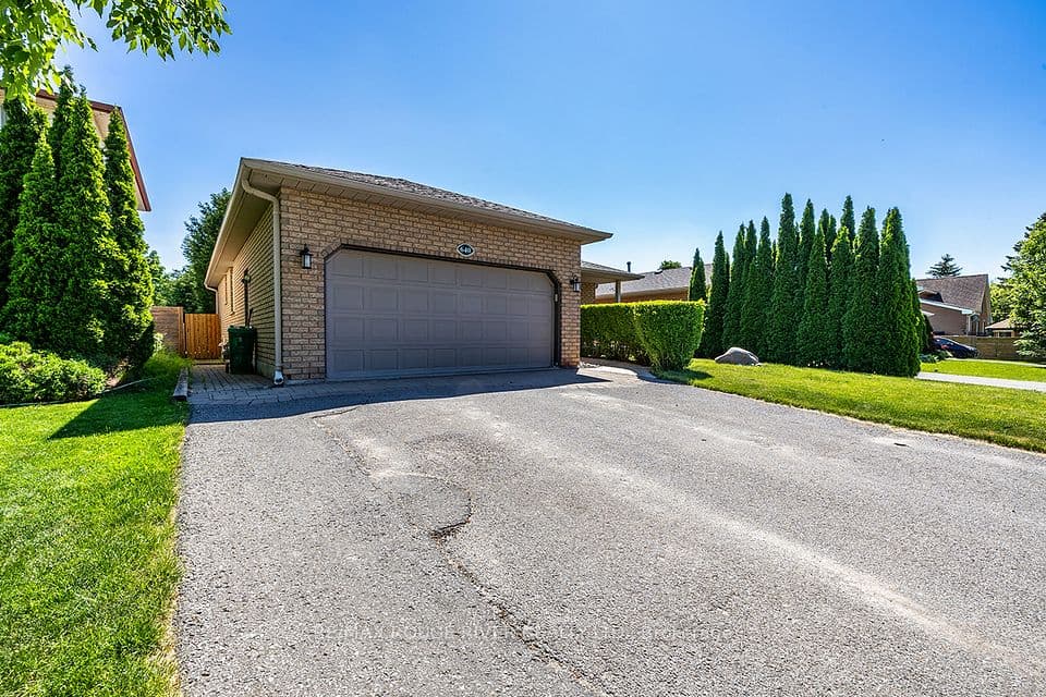 640 Pinewood Drive, Peterborough, ON K9K 1L2 – photo 2