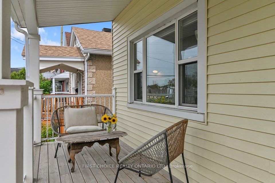 9 Huron Avenue N, Tunneys Pasture and Ottawa West, ON K1Y 0W1 – photo 2
