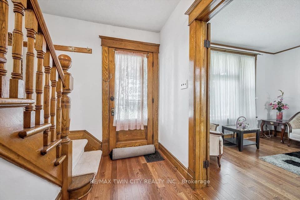 44 Walter Street, Kitchener, ON N2G 1S1 – photo 3