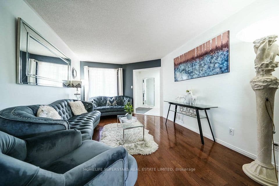 61 Lawnhurst Drive, Hamilton, ON L8V 4N9 – photo 2
