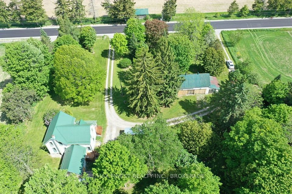 697 Warburton Road, Front of Leeds & Seeleys Bay, ON K0E 1L0 – photo 2