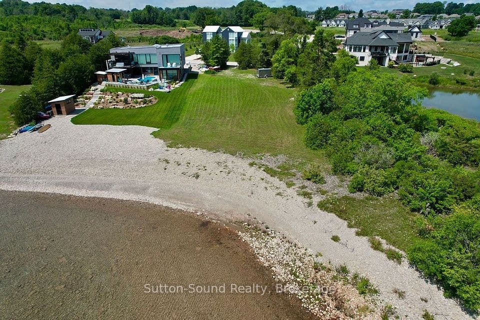 542 Punkinseed Lane, Georgian Bluffs, ON N0H 1S0 – main photo