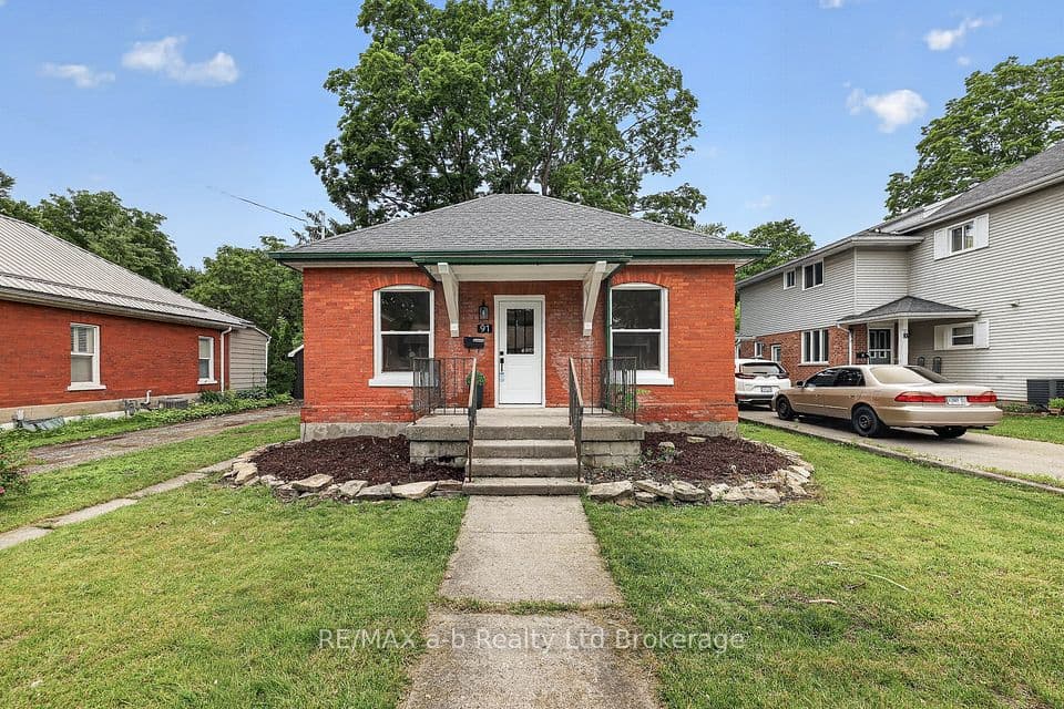 91 Winniett Street, Woodstock, ON N4S 5Z6 – main photo