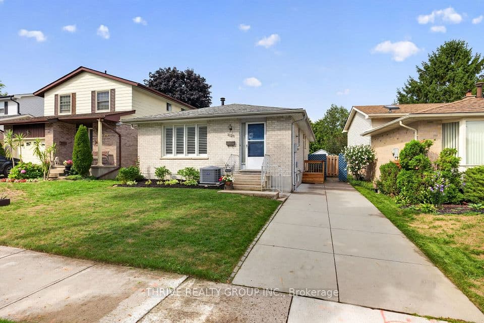 1121 Gatewood Road, London East, ON N5Y 4Z3 – photo 2