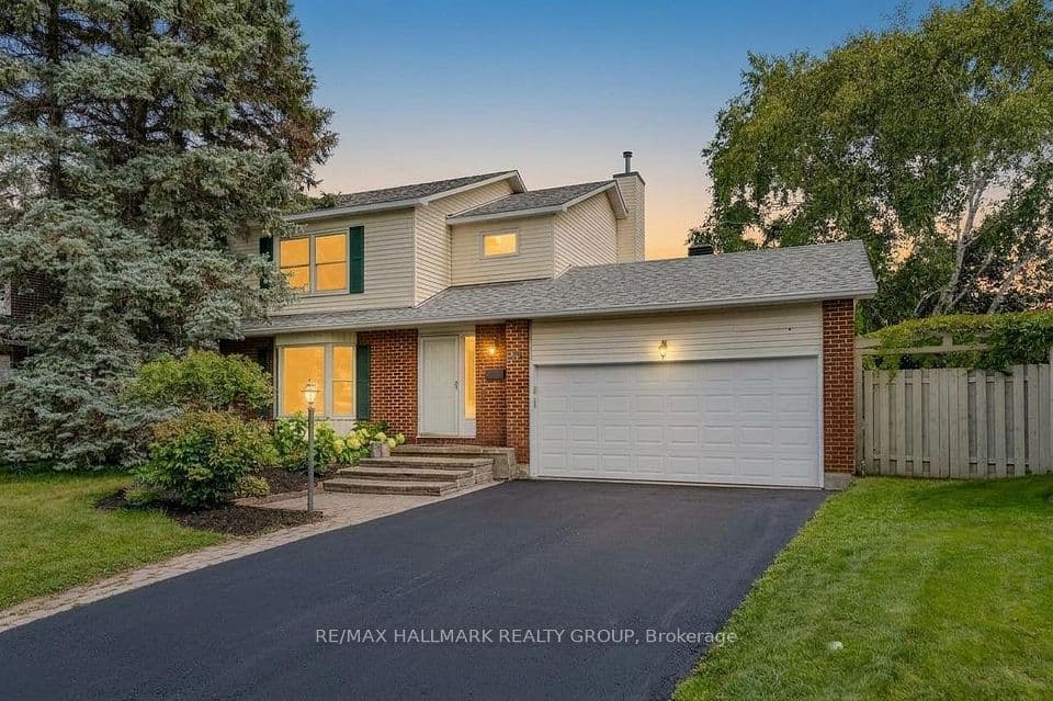 34 Starling Crescent, Barrhaven, ON K2J 2L9 – main photo