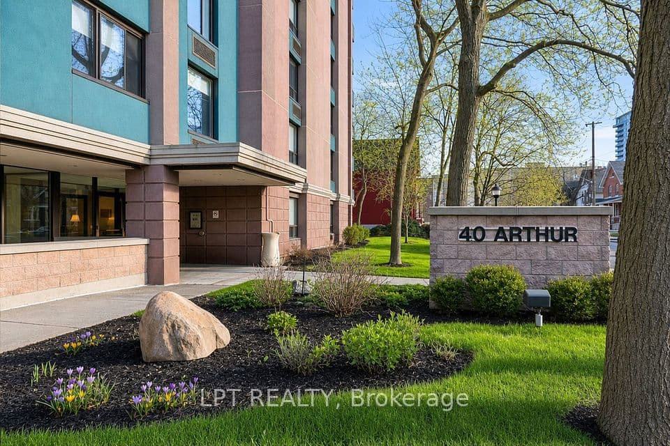 40 Arthur Street 703, West Centre Town, ON K1R 7T5 – main photo