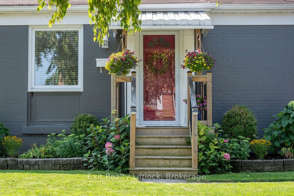 521 Mckellar Street, Peterborough, ON K9J 1R1 – photo 2