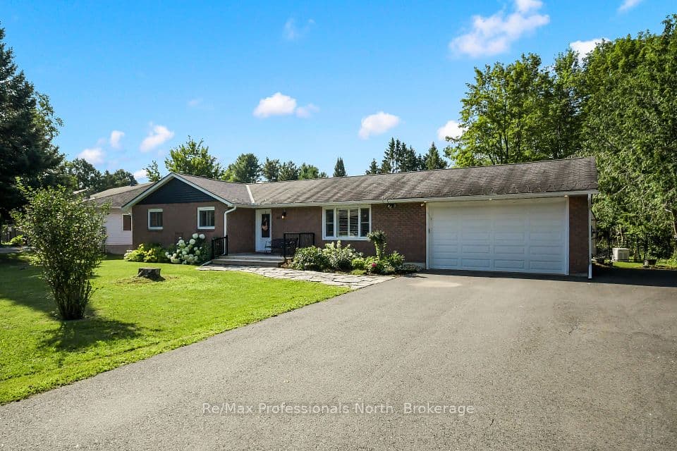66 Westvale Drive, Bracebridge, ON P1L 1B3 – main photo