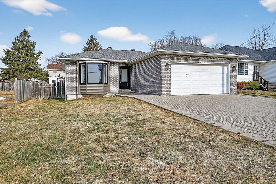 107 Lorne Street, Smiths Falls, ON K7A 3L1 – photo 3